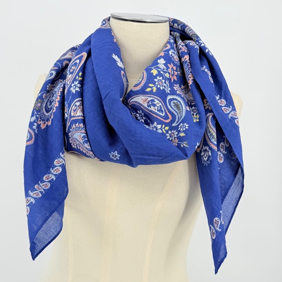 Abercrombie & Fitch Accessories - Abercrombie & Fitch Western Paisley Floral Square 47"‎ Scarf